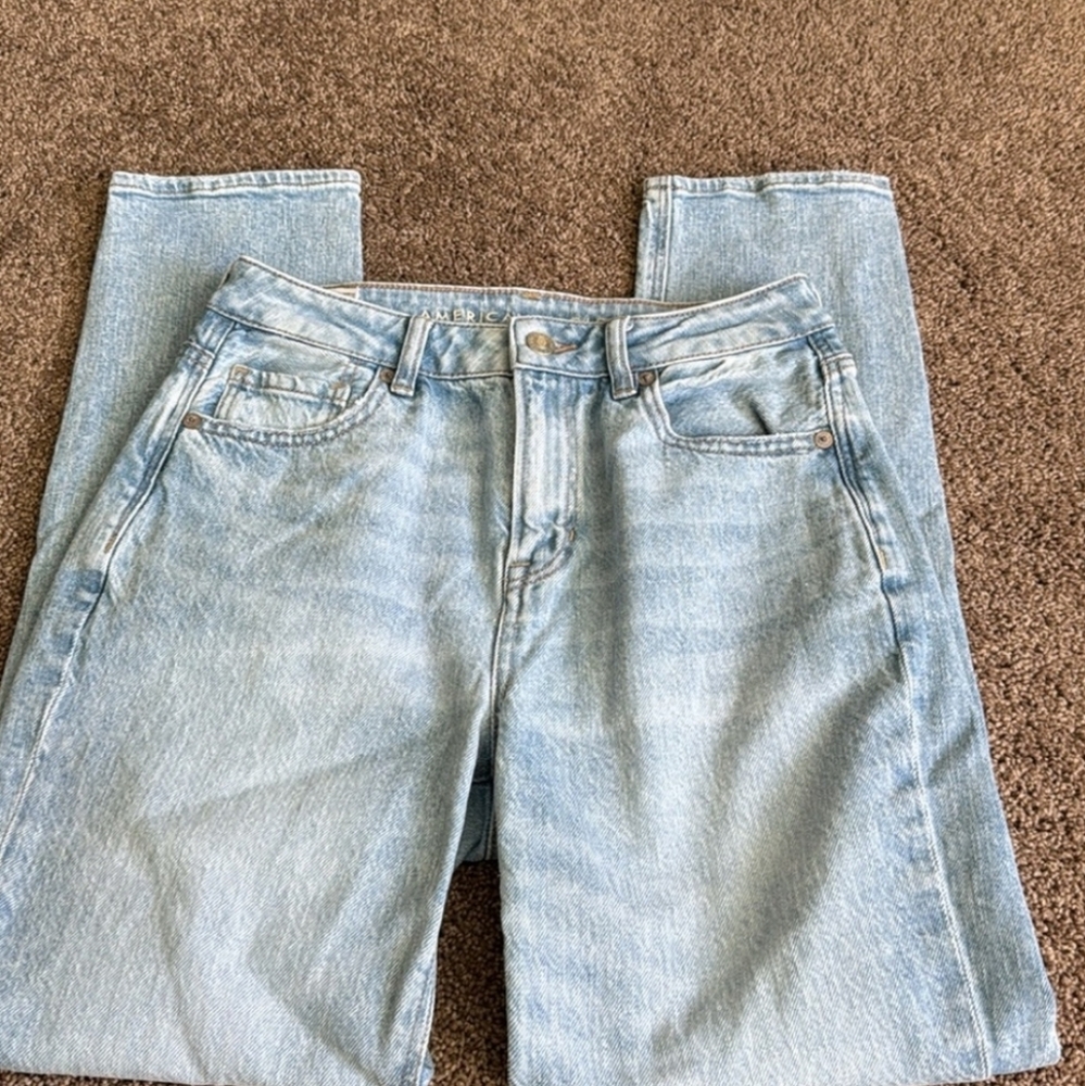American Eagle Outfitters Mom Jeans - Size 4 Regular - Picture 2 of 5